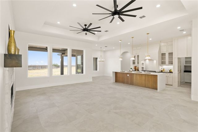 758 Buffalo Creek Dr, Corpus Christi, TX 78415