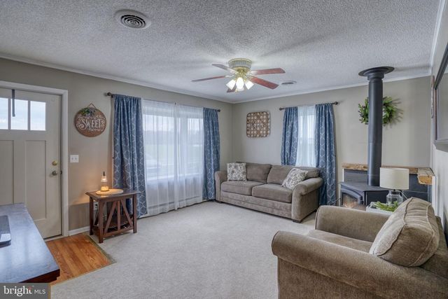 866 SANDTOWN RD, Felton, DE 19943