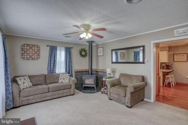 866 SANDTOWN RD, Felton, DE 19943