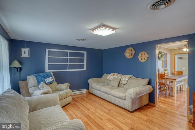 866 SANDTOWN RD, Felton, DE 19943