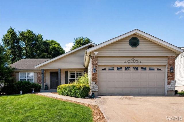 11 Eagle Chase Court, St Peters, MO 63376