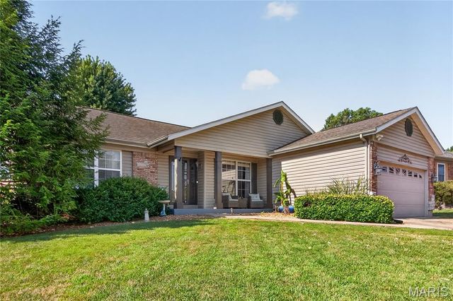 11 Eagle Chase Court, St Peters, MO 63376