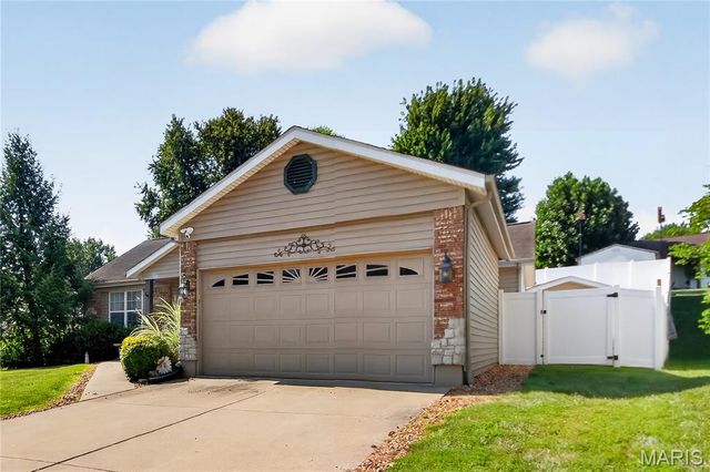 11 Eagle Chase Court, St Peters, MO 63376