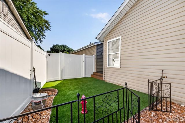 11 Eagle Chase Court, St Peters, MO 63376