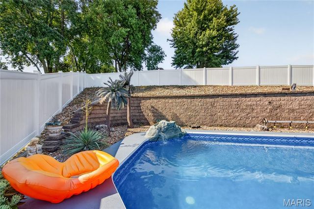 11 Eagle Chase Court, St Peters, MO 63376
