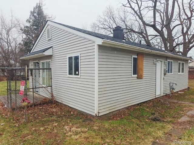 8291 Mettetal Street, Detroit, MI 48228