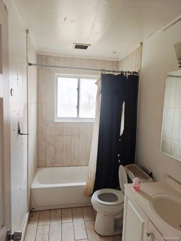 8291 Mettetal Street, Detroit, MI 48228