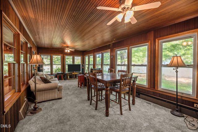 68 Oakwood Dr, Chapel Hill, NC 27517