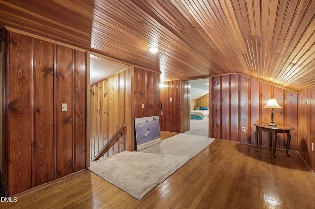 68 Oakwood Dr, Chapel Hill, NC 27517
