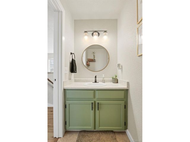 19083 E 16th Ave, Aurora, CO 80011
