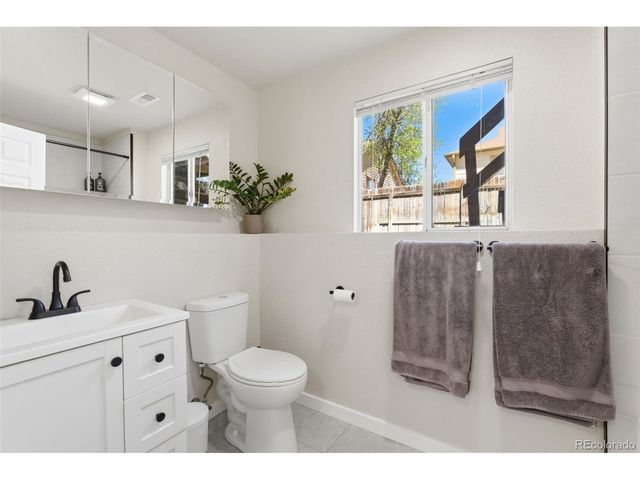 19083 E 16th Ave, Aurora, CO 80011