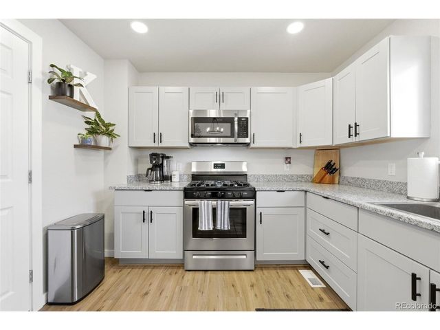 19083 E 16th Ave, Aurora, CO 80011