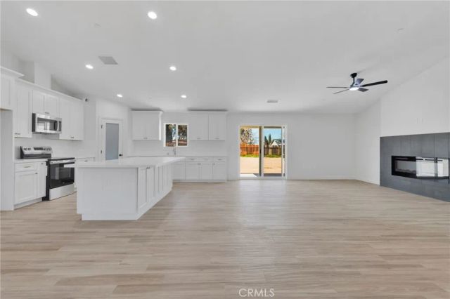 9432 Wasco, Hesperia, CA 92345