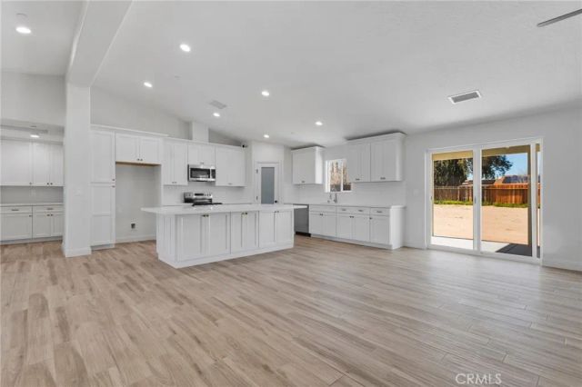 9432 Wasco, Hesperia, CA 92345