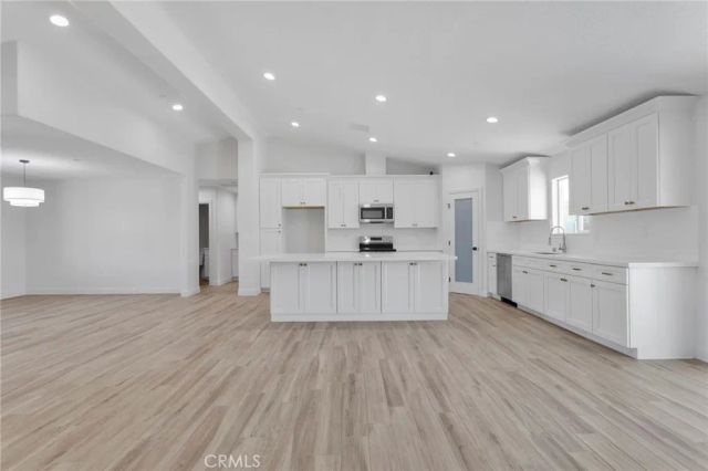 9432 Wasco, Hesperia, CA 92345