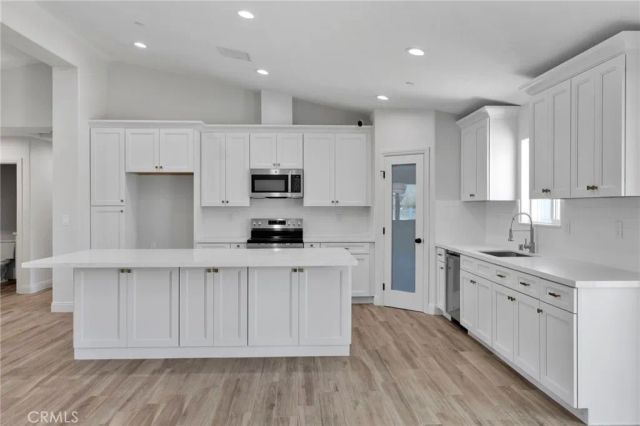 9432 Wasco, Hesperia, CA 92345