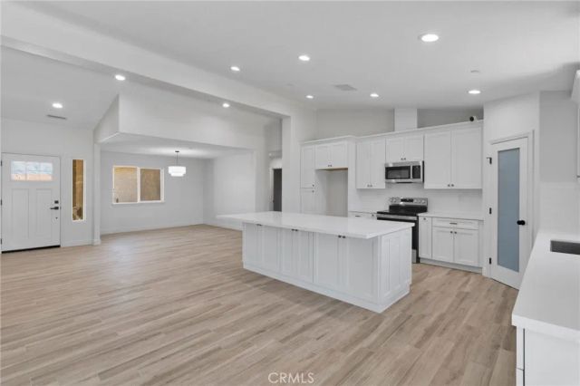 9432 Wasco, Hesperia, CA 92345