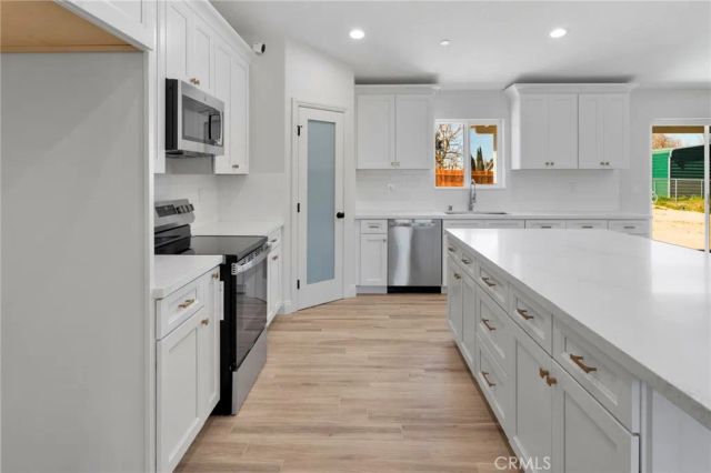 9432 Wasco, Hesperia, CA 92345