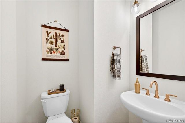 17621 Parkside Drive N, Commerce City, CO 80022