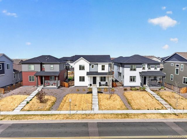 17621 Parkside Drive N, Commerce City, CO 80022