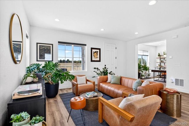 17621 Parkside Drive N, Commerce City, CO 80022