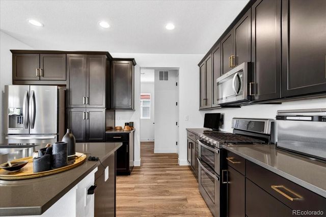 17621 Parkside Drive N, Commerce City, CO 80022