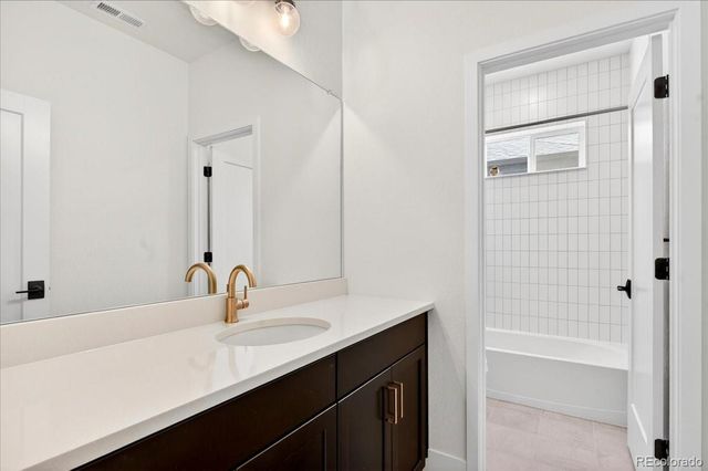 17621 Parkside Drive N, Commerce City, CO 80022