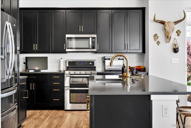 17621 Parkside Drive N, Commerce City, CO 80022