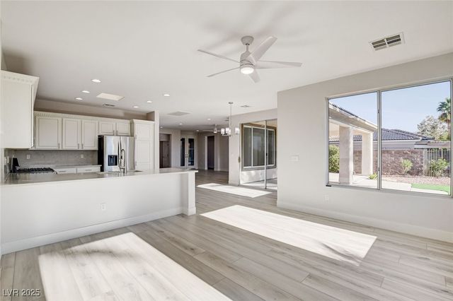 10623 Riva De Fiore Avenue, Las Vegas, NV 89135