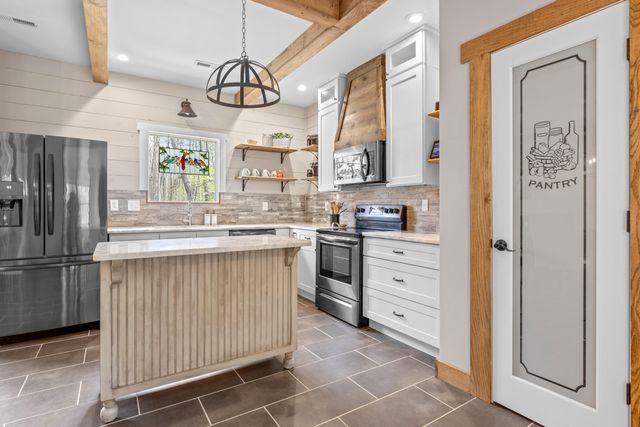 90 Crook View Rd, Menlo, GA 30731