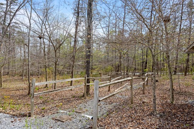 90 Crook View Rd, Menlo, GA 30731