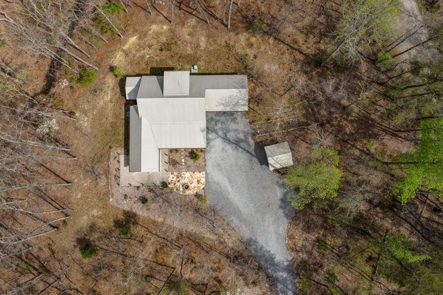 90 Crook View Rd, Menlo, GA 30731