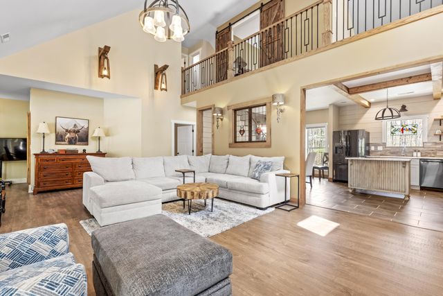 90 Crook View Rd, Menlo, GA 30731