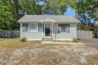 215 Laurel Drive, Bayville, NJ 08721