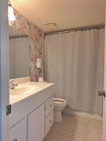 580 FAIRWAYS CIRCLE A, Ocala, FL 34472