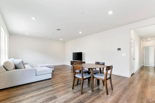 153 Frontier St, American Canyon, CA 94503