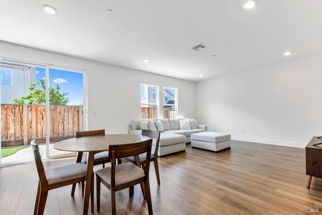 153 Frontier St, American Canyon, CA 94503