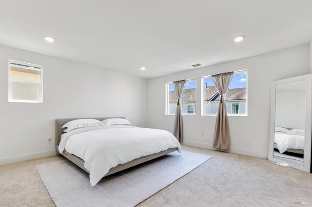 153 Frontier St, American Canyon, CA 94503