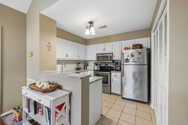 213 Riverstone Ct, Nashville, TN 37214