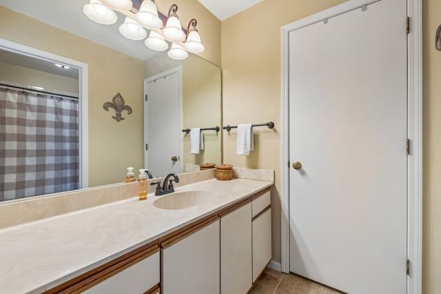 213 Riverstone Ct, Nashville, TN 37214