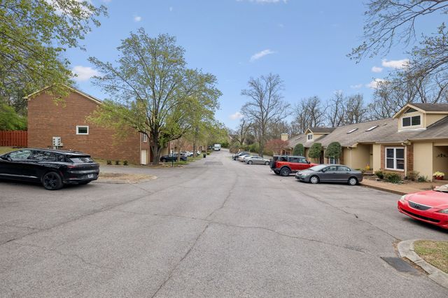 213 Riverstone Ct, Nashville, TN 37214