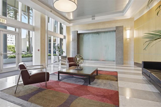 175 SW 7th St 1614, Miami, FL 33130