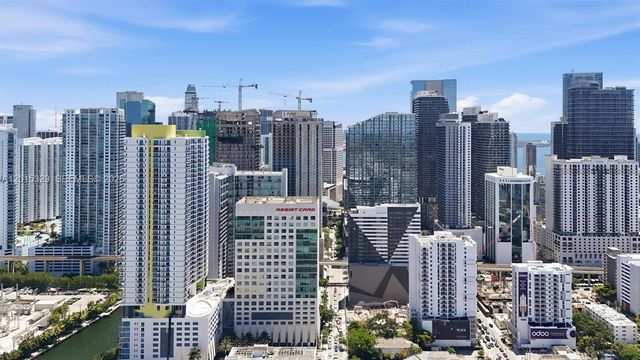 175 SW 7th St 1614, Miami, FL 33130