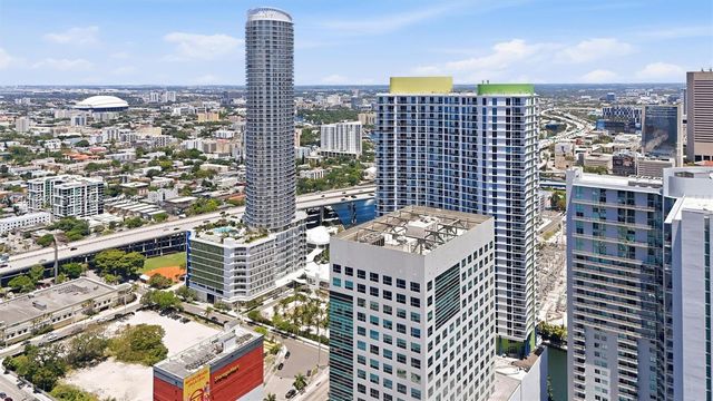 175 SW 7th St 1614, Miami, FL 33130