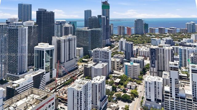175 SW 7th St 1614, Miami, FL 33130