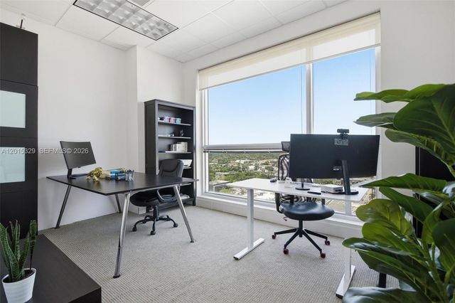 175 SW 7th St 1614, Miami, FL 33130