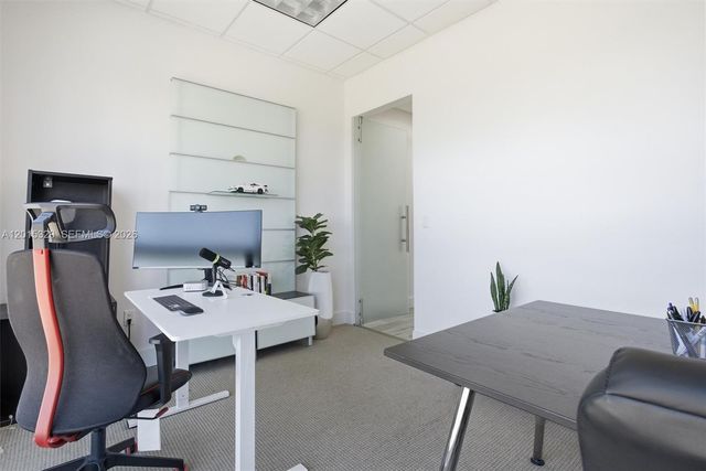 175 SW 7th St 1614, Miami, FL 33130
