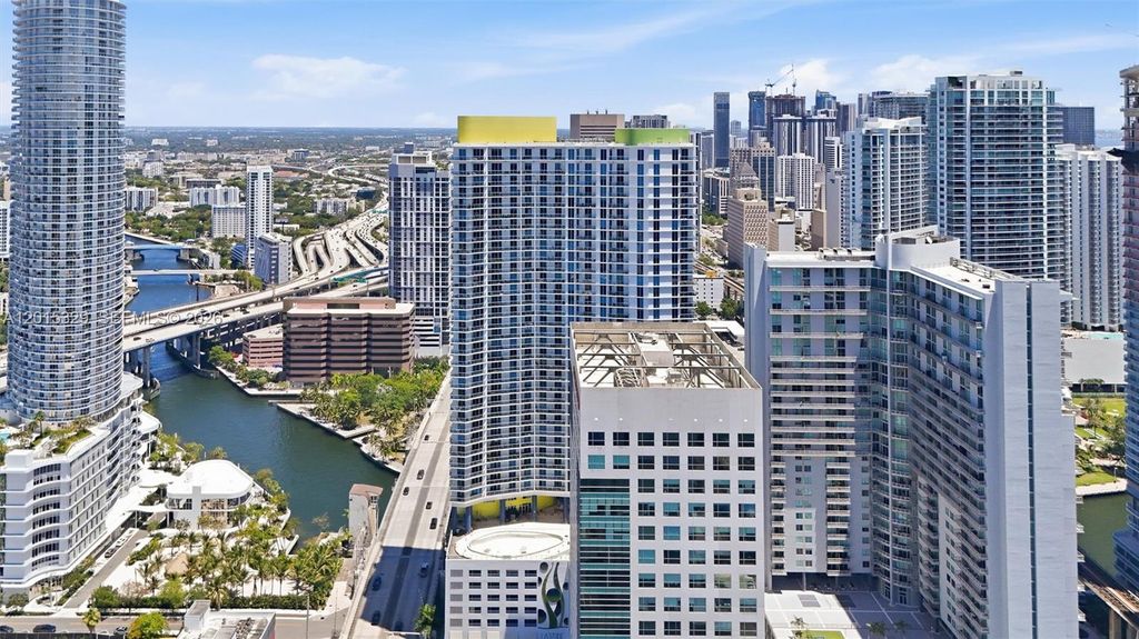 175 SW 7th St 1614, Miami, FL 33130