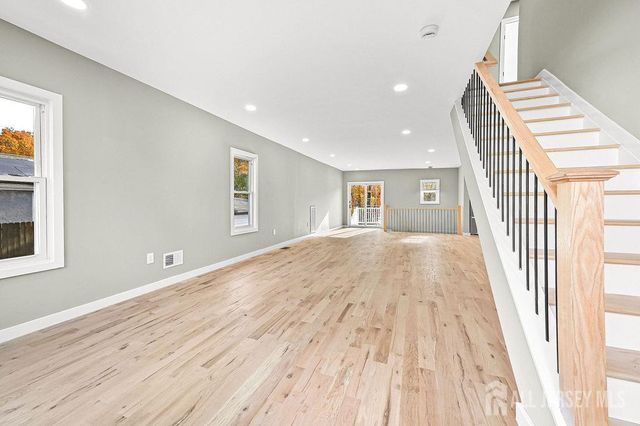 940 grove Avenue, South Amboy, NJ 08879