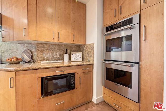 300 N Swall Drive 452, Beverly Hills, CA 90211